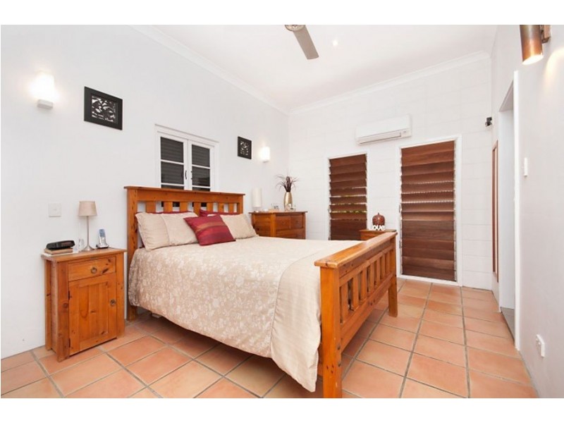 26 Alexandra St, North Ward QLD 4810