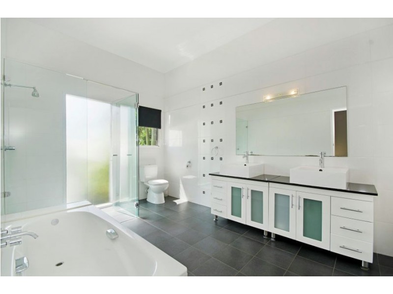 26 Alexandra St, North Ward QLD 4810