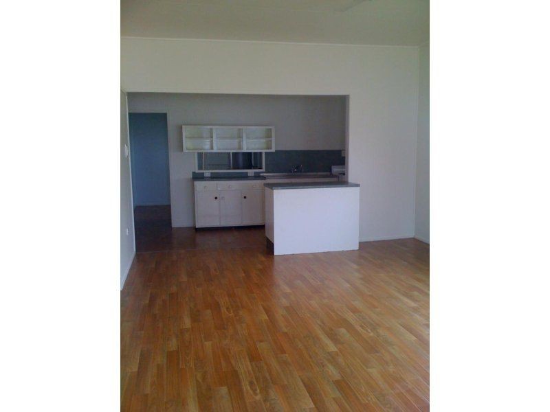 69 Cay St, Saunders Beach QLD 4818