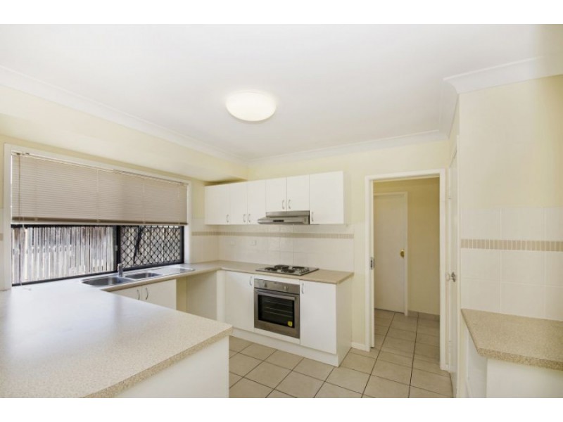 8 Clearwater Ct, Bushland Beach QLD 4818