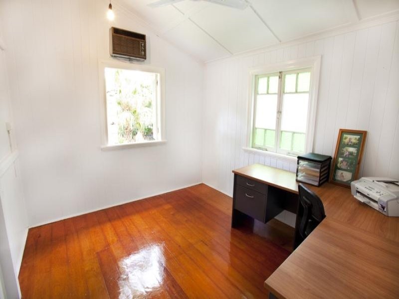 52 Norris St, Hermit Park QLD 4812