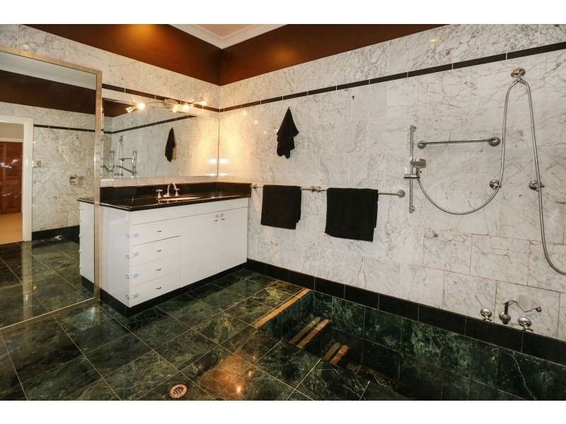 9 Stanton  Tce, Townsville City QLD 4810