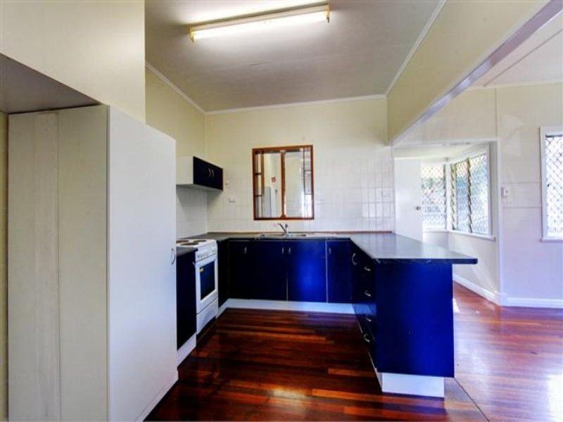 28 Crauford St, West End QLD 4810