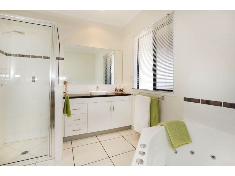 11 Margarita Ct, Bushland Beach QLD 4818