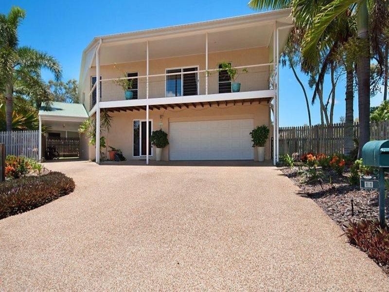 11 Marita Ct, Bushland Beach QLD 4818