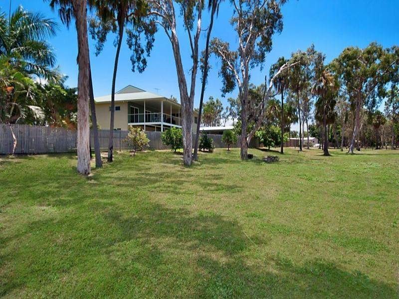 11 Marita Ct, Bushland Beach QLD 4818