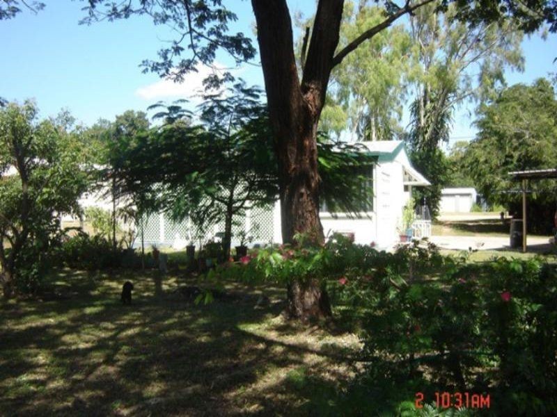 6 Lennig Pl, Nome QLD 4816