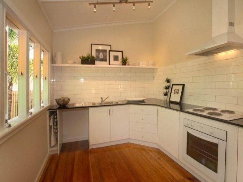 2 Lamington Rd, West End QLD 4810