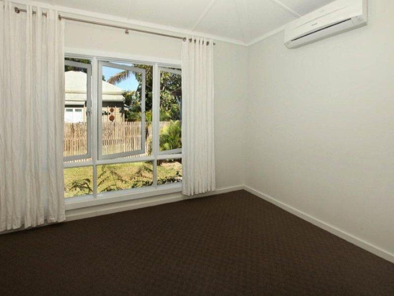 2 Lamington Rd, West End QLD 4810