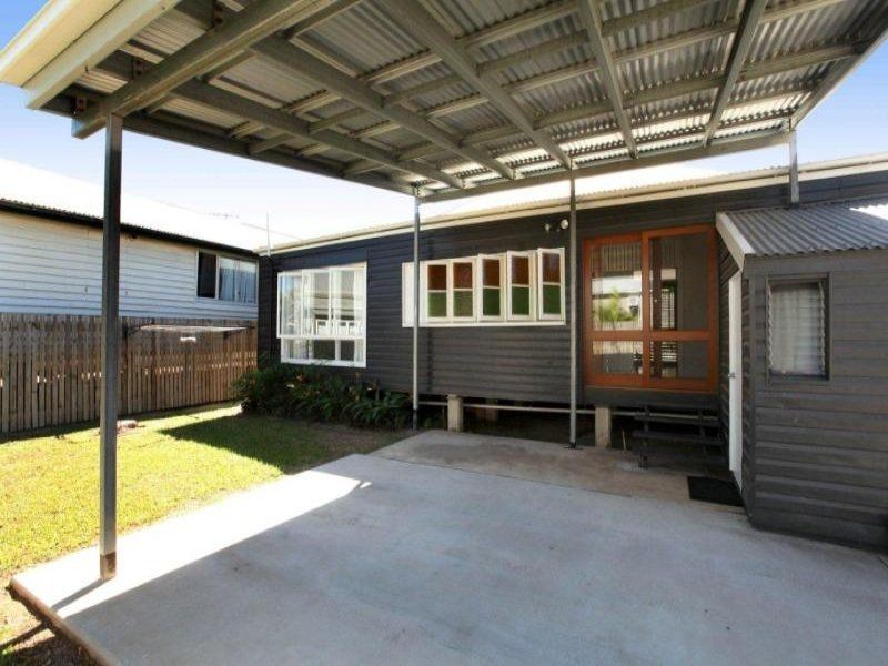 2 Lamington Rd, West End QLD 4810