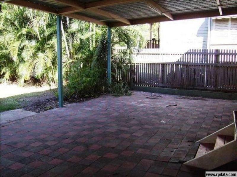 72 Kings Rd, Hyde Park QLD 4812