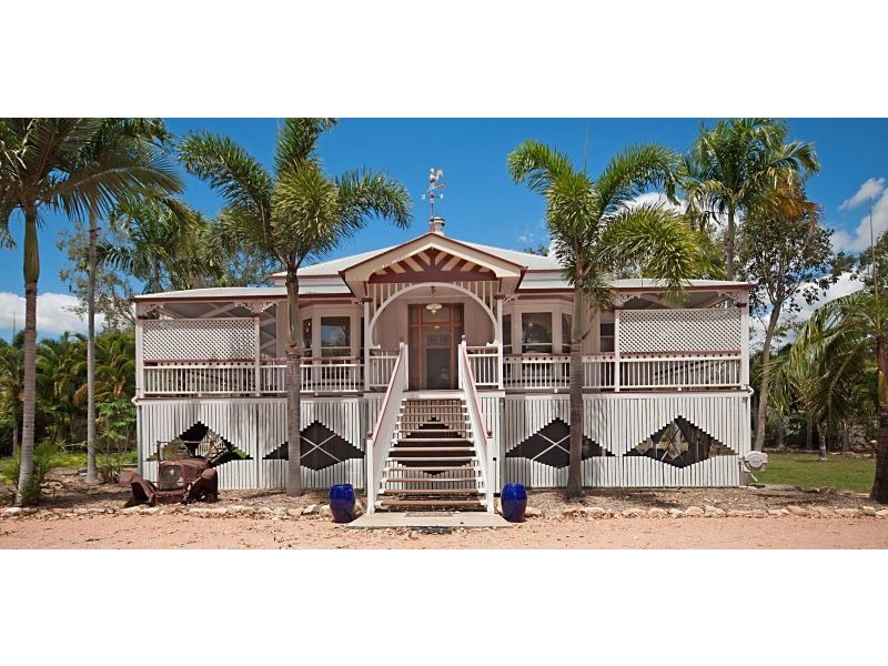 221 Kelso Dr, Kelso QLD 4815