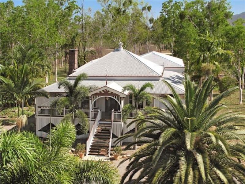 221 Kelso Dr, Kelso QLD 4815