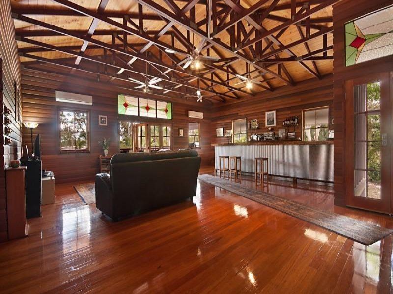 221 Kelso Dr, Kelso QLD 4815