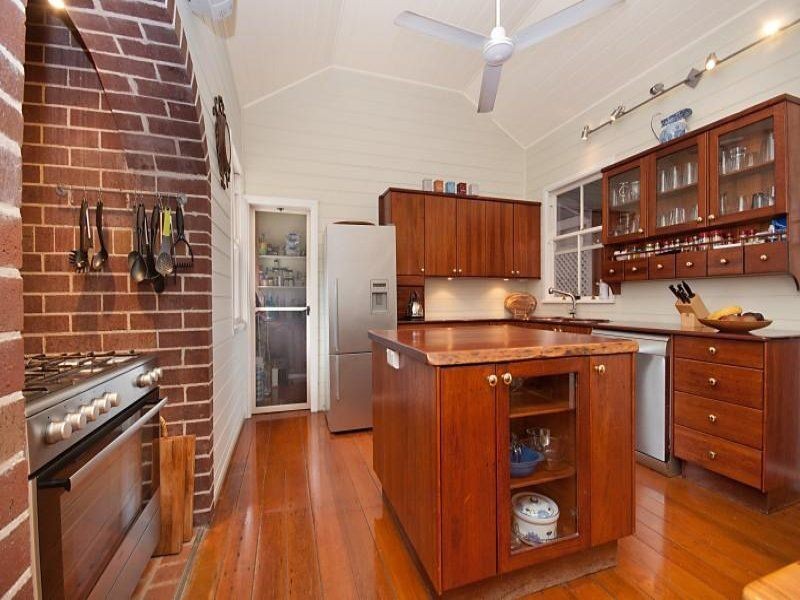 221 Kelso Dr, Kelso QLD 4815