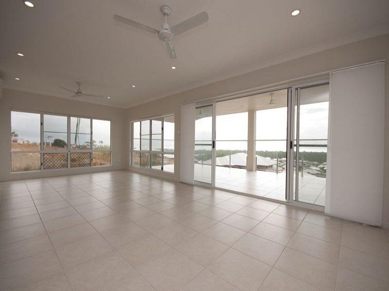 21 Cashell Cres, Bushland Beach QLD 4818