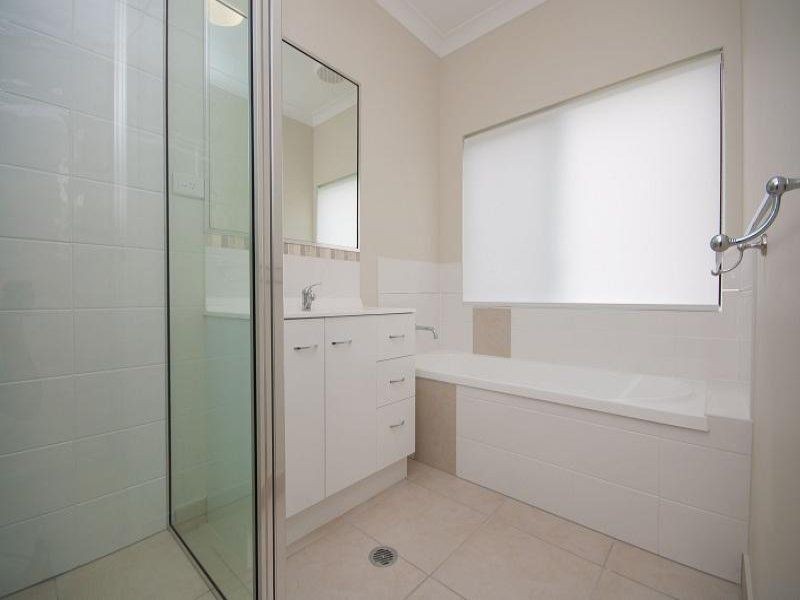 21 Cashell Cres, Bushland Beach QLD 4818