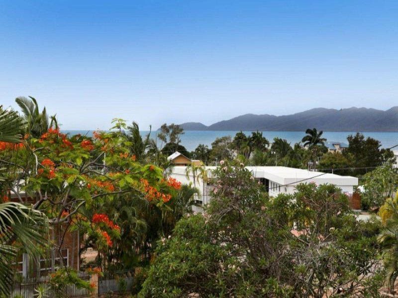 1/14 Eden St, Belgian Gardens QLD 4810