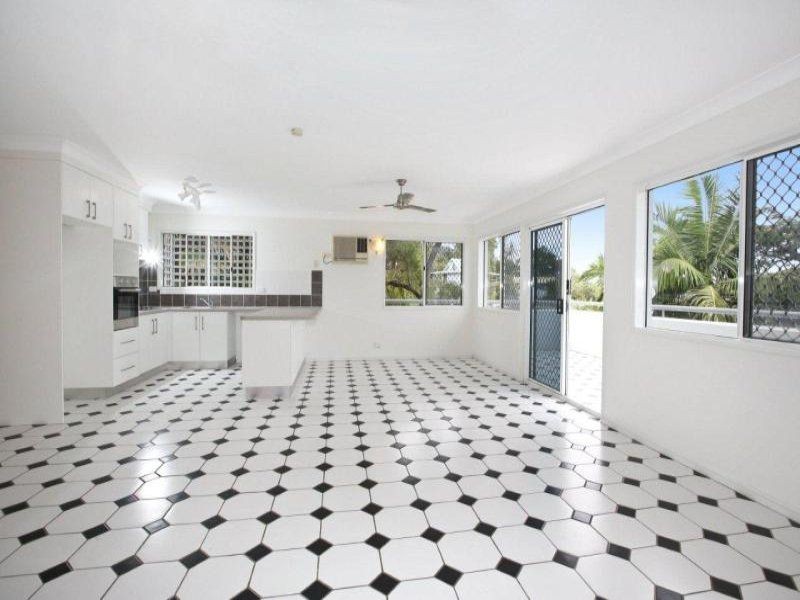 1/14 Eden St, Belgian Gardens QLD 4810