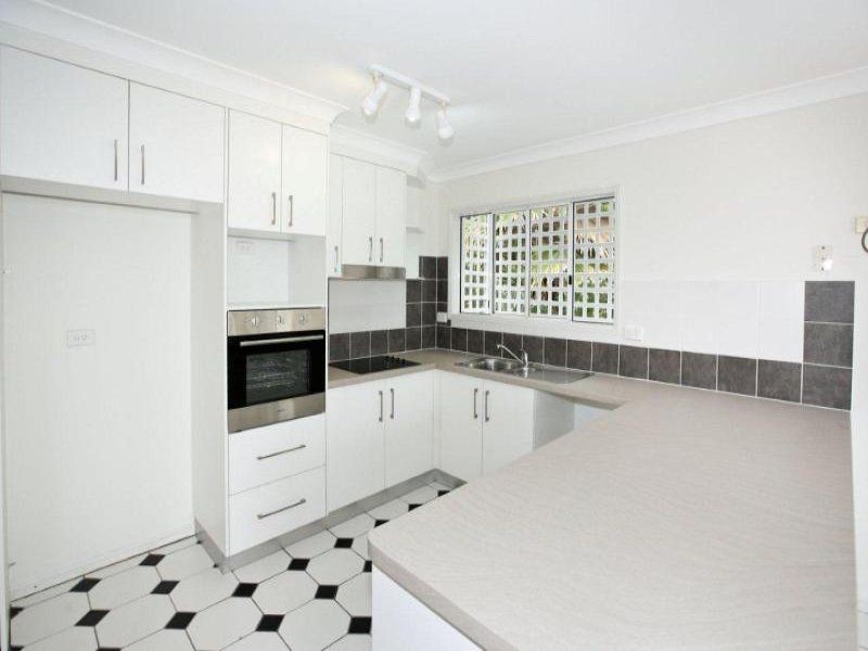 1/14 Eden St, Belgian Gardens QLD 4810