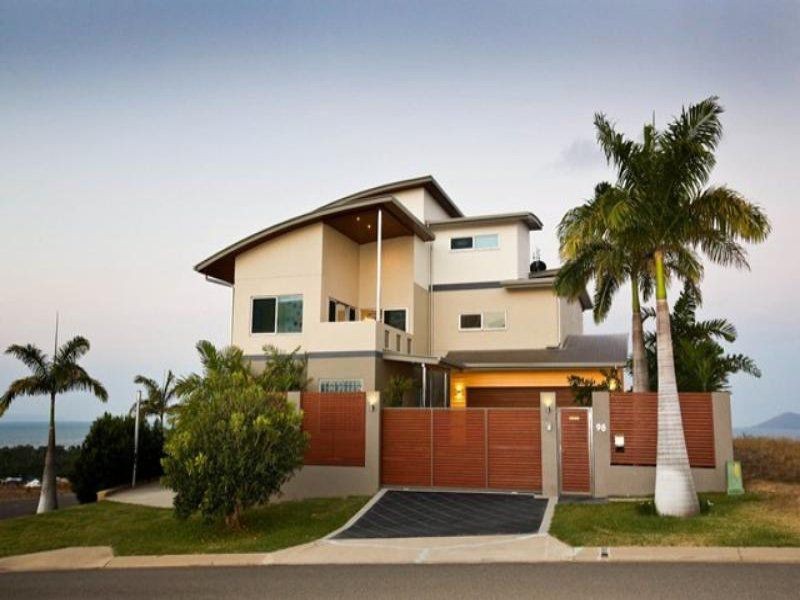 96 Goiceochea Dr, Bushland Beach QLD 4818