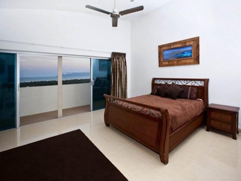 96 Goiceochea Dr, Bushland Beach QLD 4818