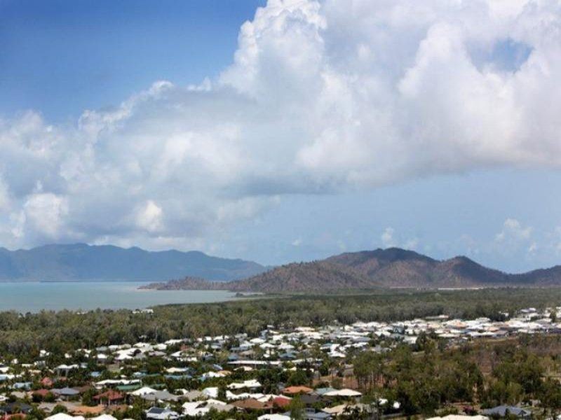 96 Goiceochea Dr, Bushland Beach QLD 4818