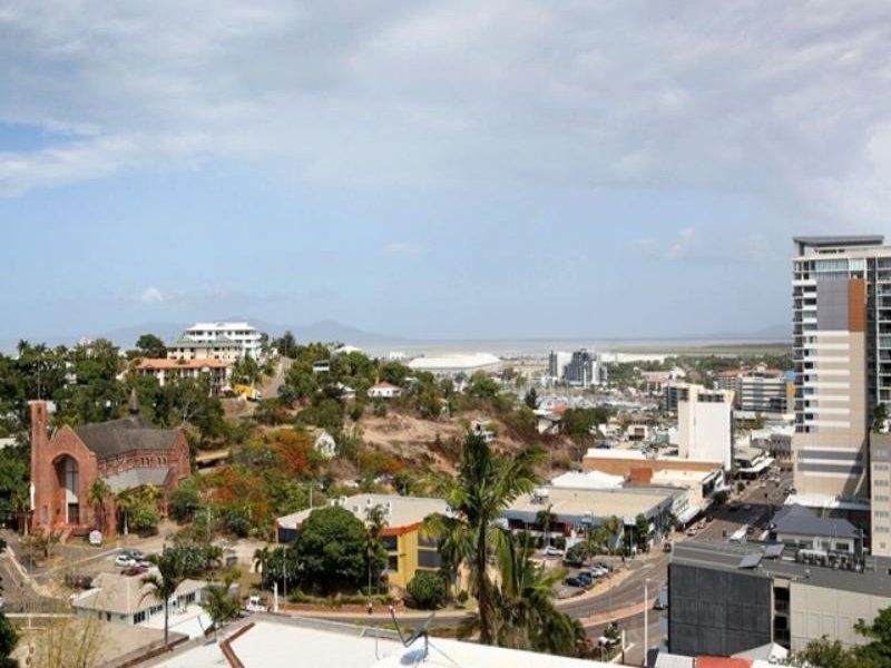 13/6 Hale St, Townsville City QLD 4810