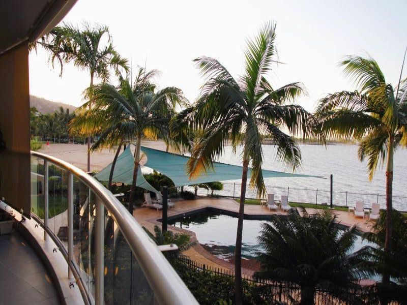 21/7 Mariners Dr, Townsville City QLD 4810