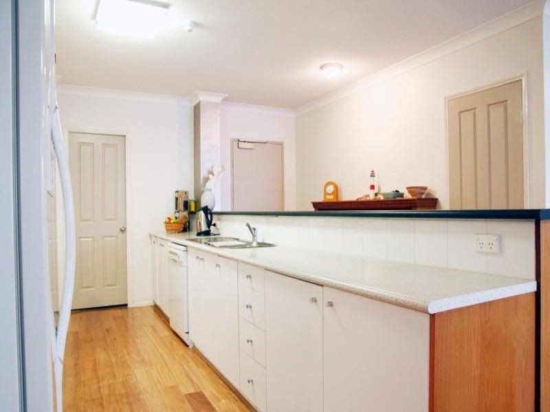 21/7 Mariners Dr, Townsville City QLD 4810