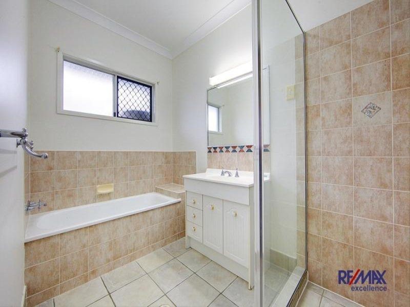 92 Phoenix  Pde, Kirwan QLD 4817