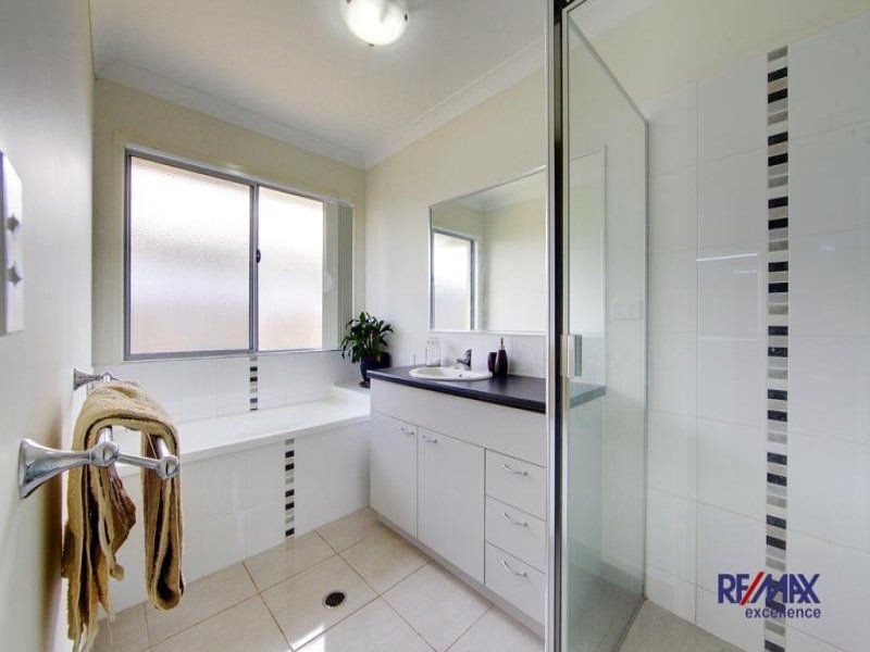 16 Apple Gum Ave, Mount Low QLD 4818