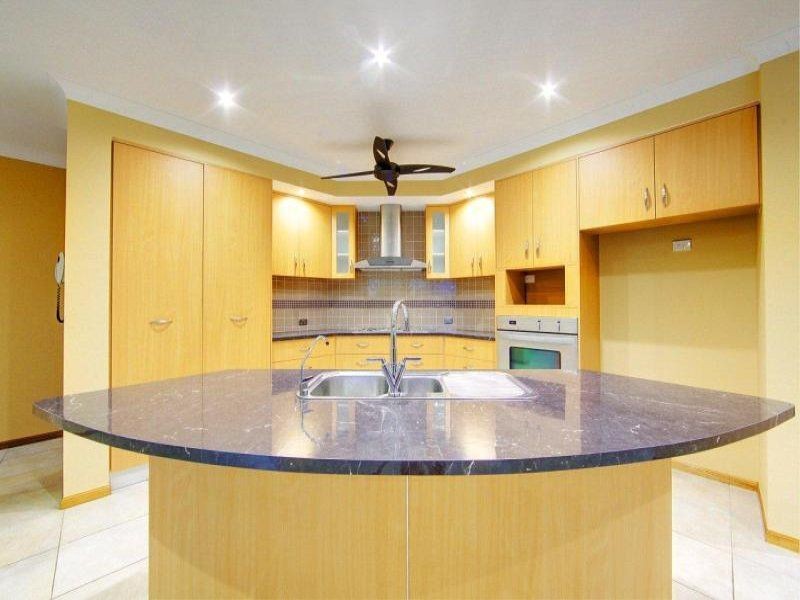 9 Jamaica  Cres, Bushland Beach QLD 4818