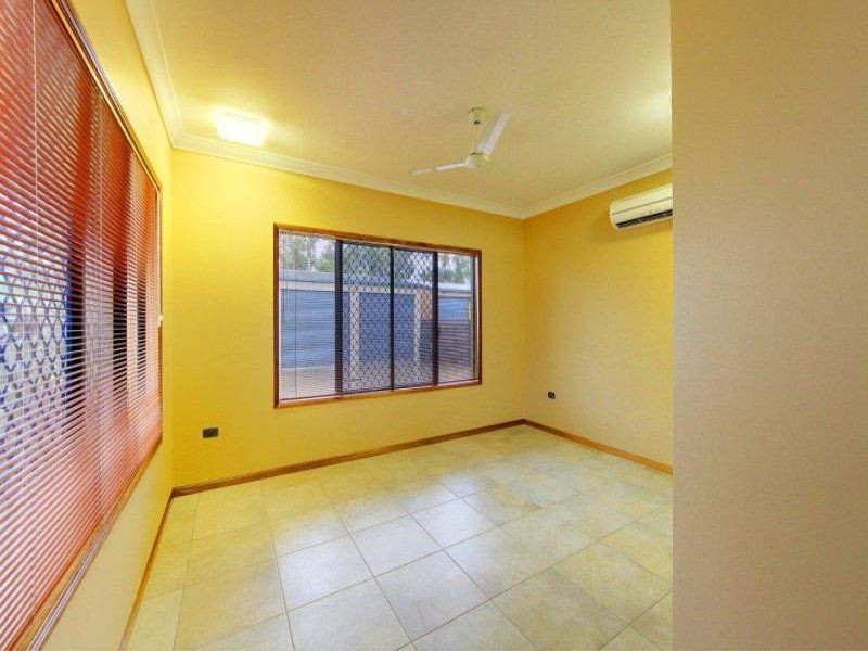 9 Jamaica  Cres, Bushland Beach QLD 4818