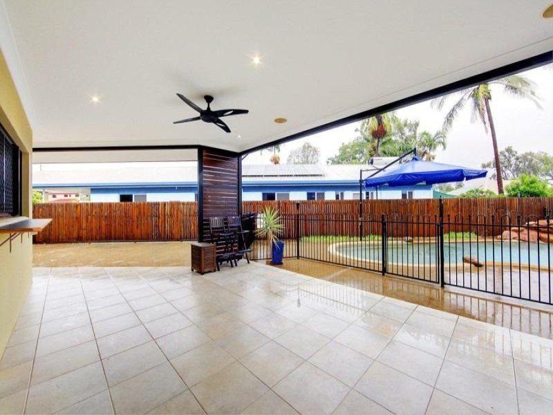9 Jamaica  Cres, Bushland Beach QLD 4818