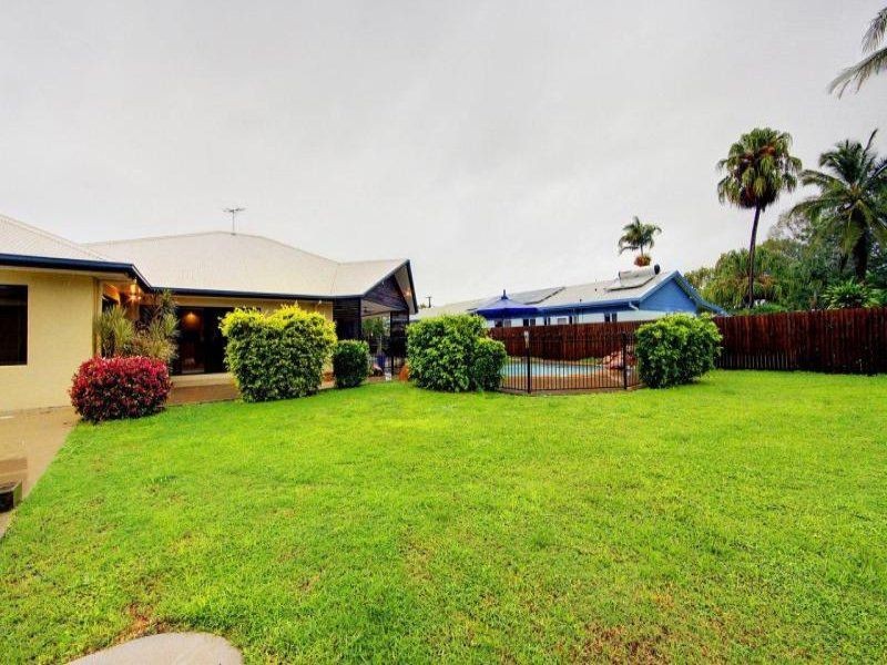 9 Jamaica  Cres, Bushland Beach QLD 4818