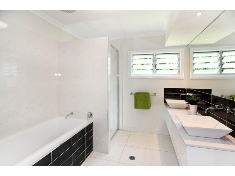 40 Edwards St, West End QLD 4810