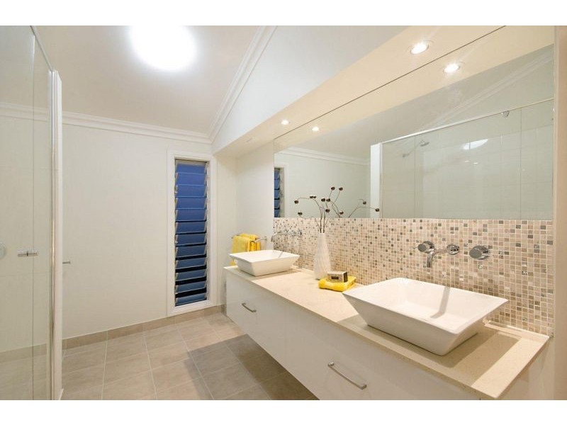 40 Edwards St, West End QLD 4810