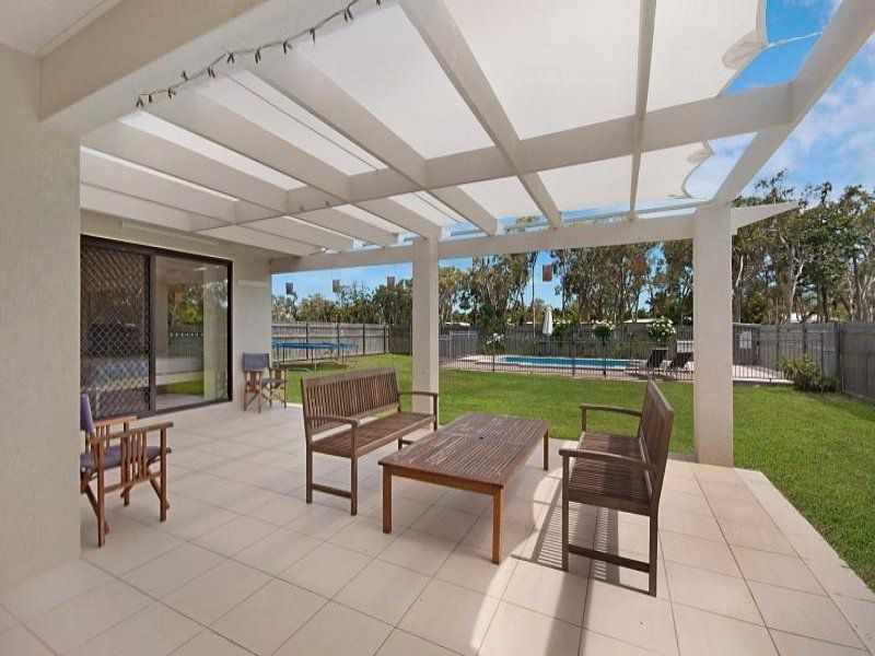 29 Daintree Dr, Bushland Beach QLD 4818