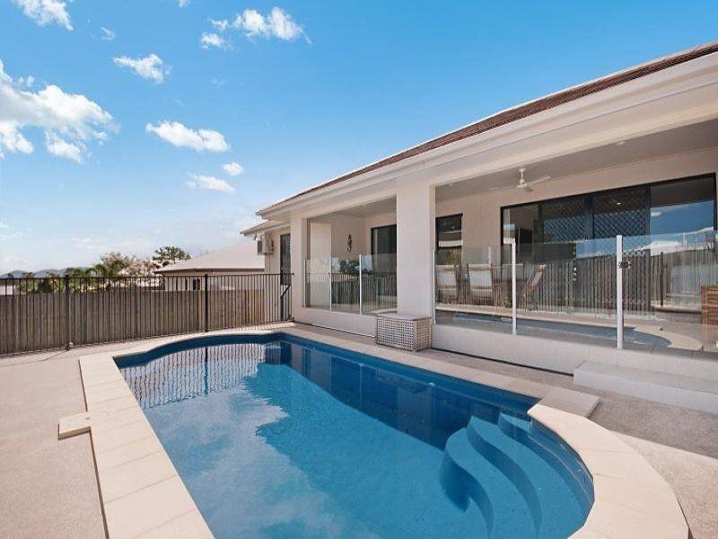 22 Helvellyn St, Bushland Beach QLD 4818