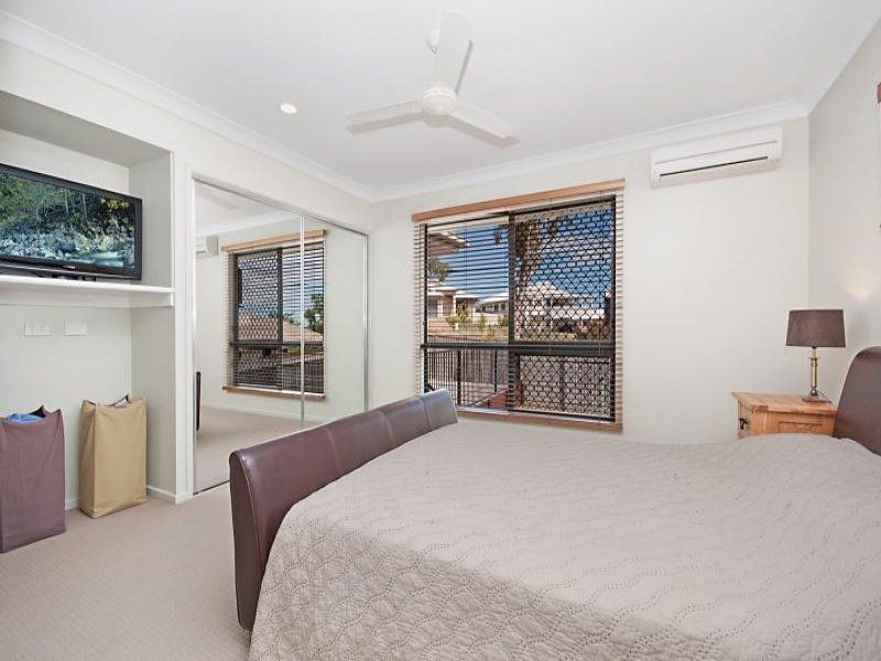 22 Helvellyn St, Bushland Beach QLD 4818