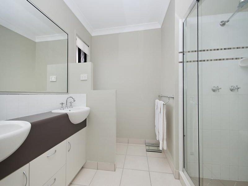22 Helvellyn St, Bushland Beach QLD 4818