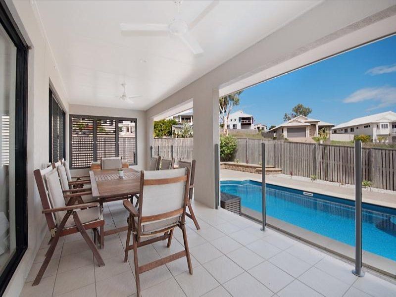 22 Helvellyn St, Bushland Beach QLD 4818