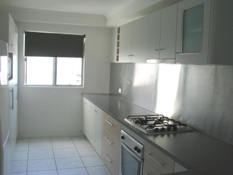 8/51 Stanley St, Townsville City QLD 4810