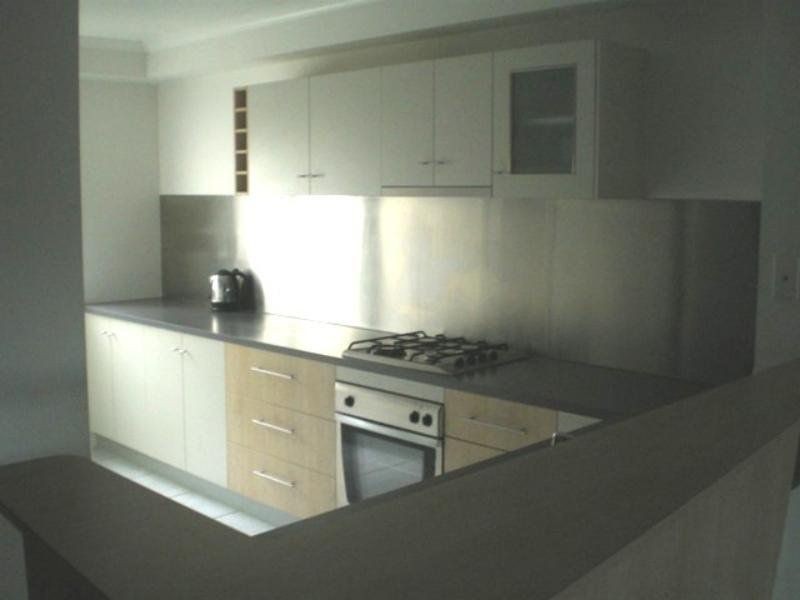 8/51 Stanley St, Townsville City QLD 4810