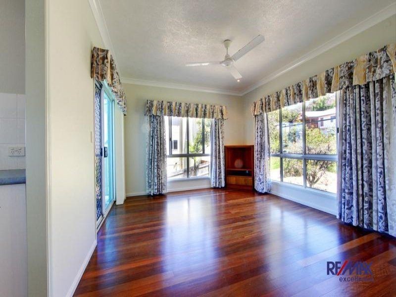 6 Tablelands  Tce, Mount Louisa QLD 4814