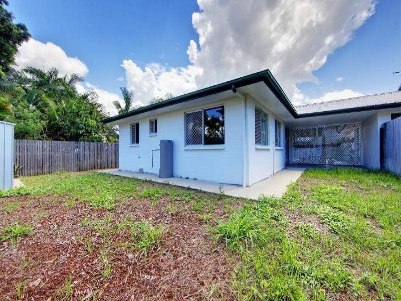 2/17 Leigh St, West End QLD 4810