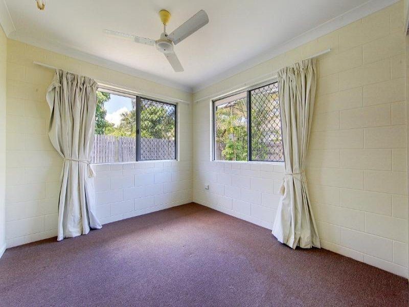 2/17 Leigh St, West End QLD 4810