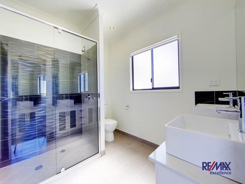 7 Yanooa Ct, Bushland Beach QLD 4818