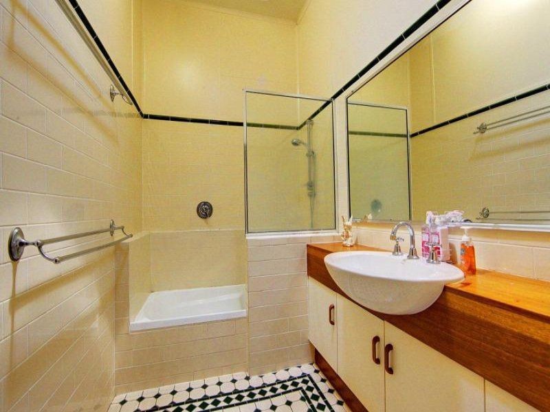 44 Gladstone St, Pimlico QLD 4812